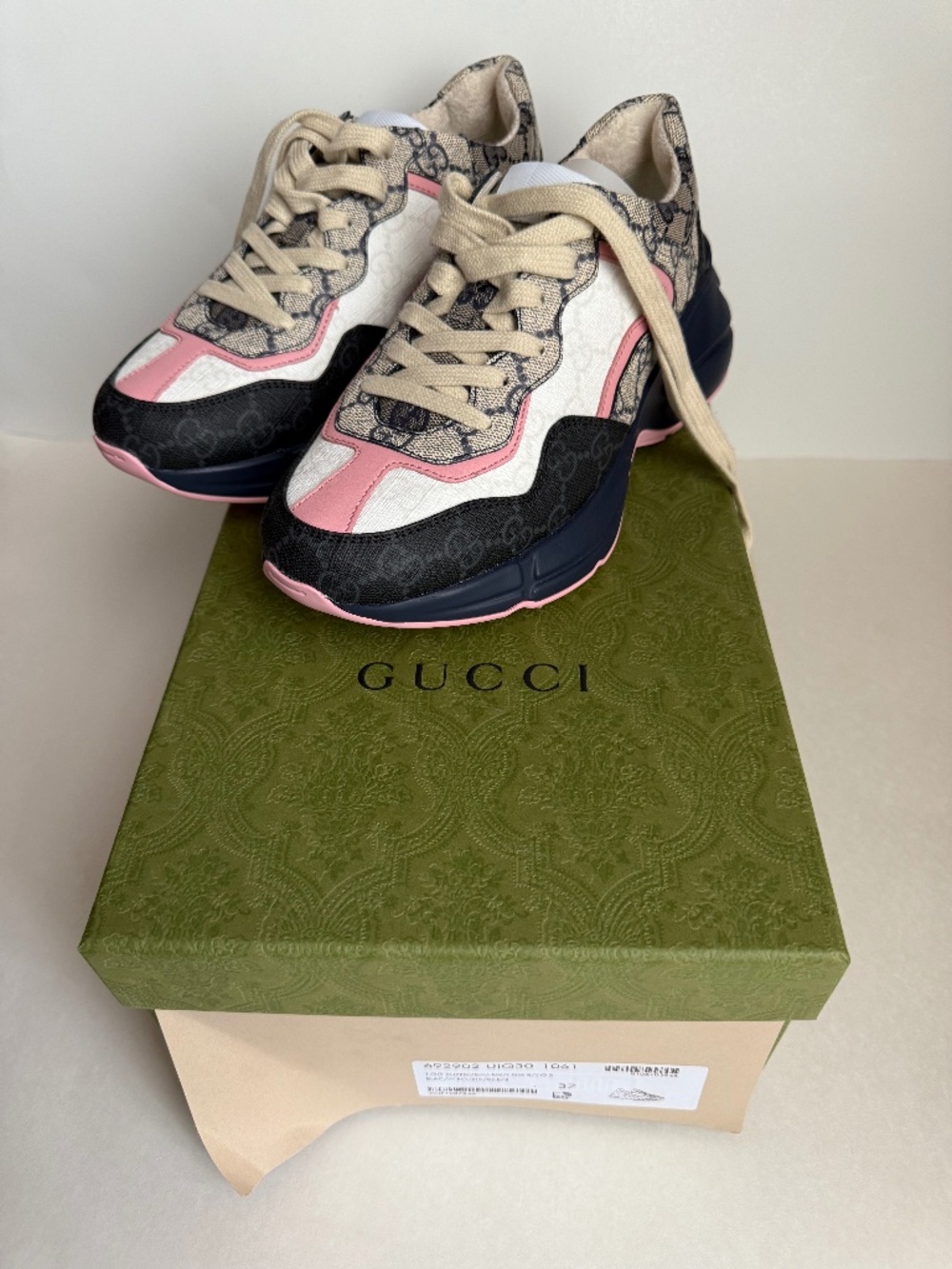 Gucci Women’s Rhyton Sneaker Beige Blue Monogram Pink Detail - Size 37 EU NIB